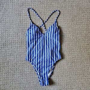 ✅ J. Crew Lace-up Back One-Piece Swimsuit Stripe (6)